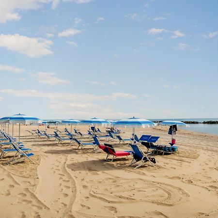 Residence Brezza Di Mare San Benedetto del Tronto Dış mekan fotoğraf