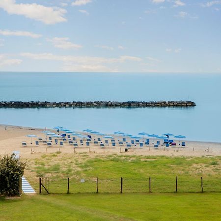 Residence Brezza Di Mare San Benedetto del Tronto Dış mekan fotoğraf